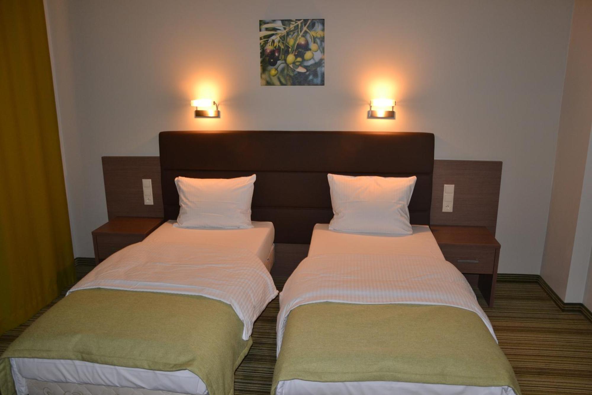 Hotel Pod Debem ทาร์นูฟ ภายนอก รูปภาพ